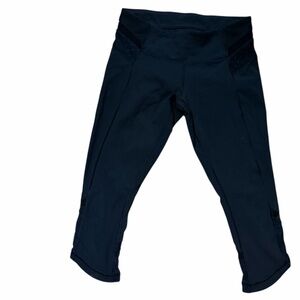 Lululemon Black Cropped Leggings with Mesh & Polka Dot Detail – Size 6